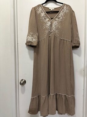 NEW!Figueroa & Flower Embroidered V-Neck Boho Peasant Midi Dress - Beige Sz L